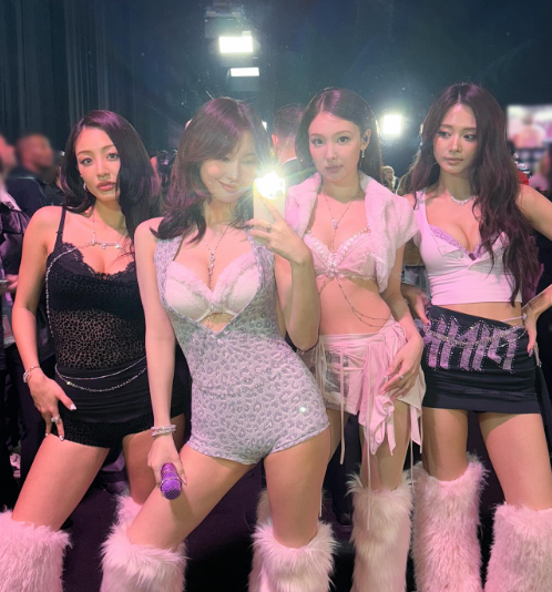 🌟 TWICE บนเวที Victoria’s Secret 2025: สร้างปรากฏการณ์กลางสายตาโลก