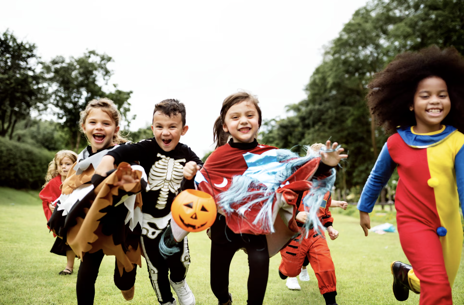 Halloween คืออะไร ทำไมต้องแต่งผี