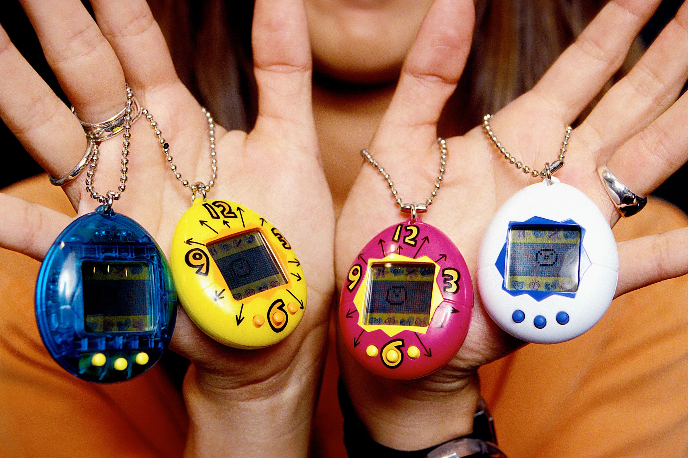 Tamagotchi เกมเลี้ยงสัตว์ ยุค 90 ของเล่นวัยเด็กที่หวนกลับมาอีกครั้ง