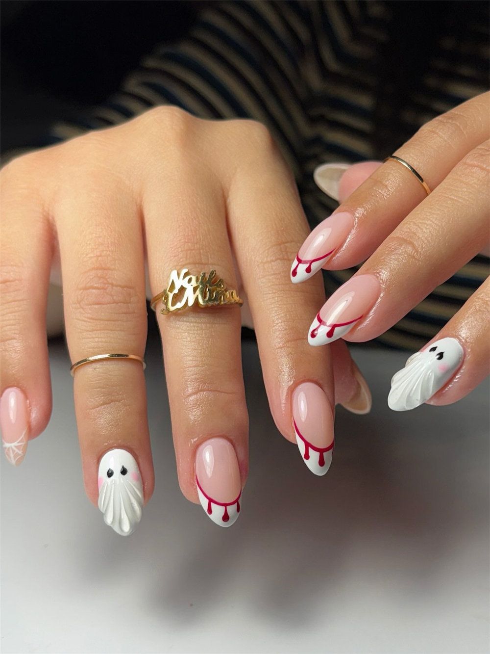 ปีนี้ไม่ต้องแต่งผีก็อินได้ แค่ปลายนิ้วมีแฟชั่นลายเล็บ Halloween ก็เพียงพอ!
