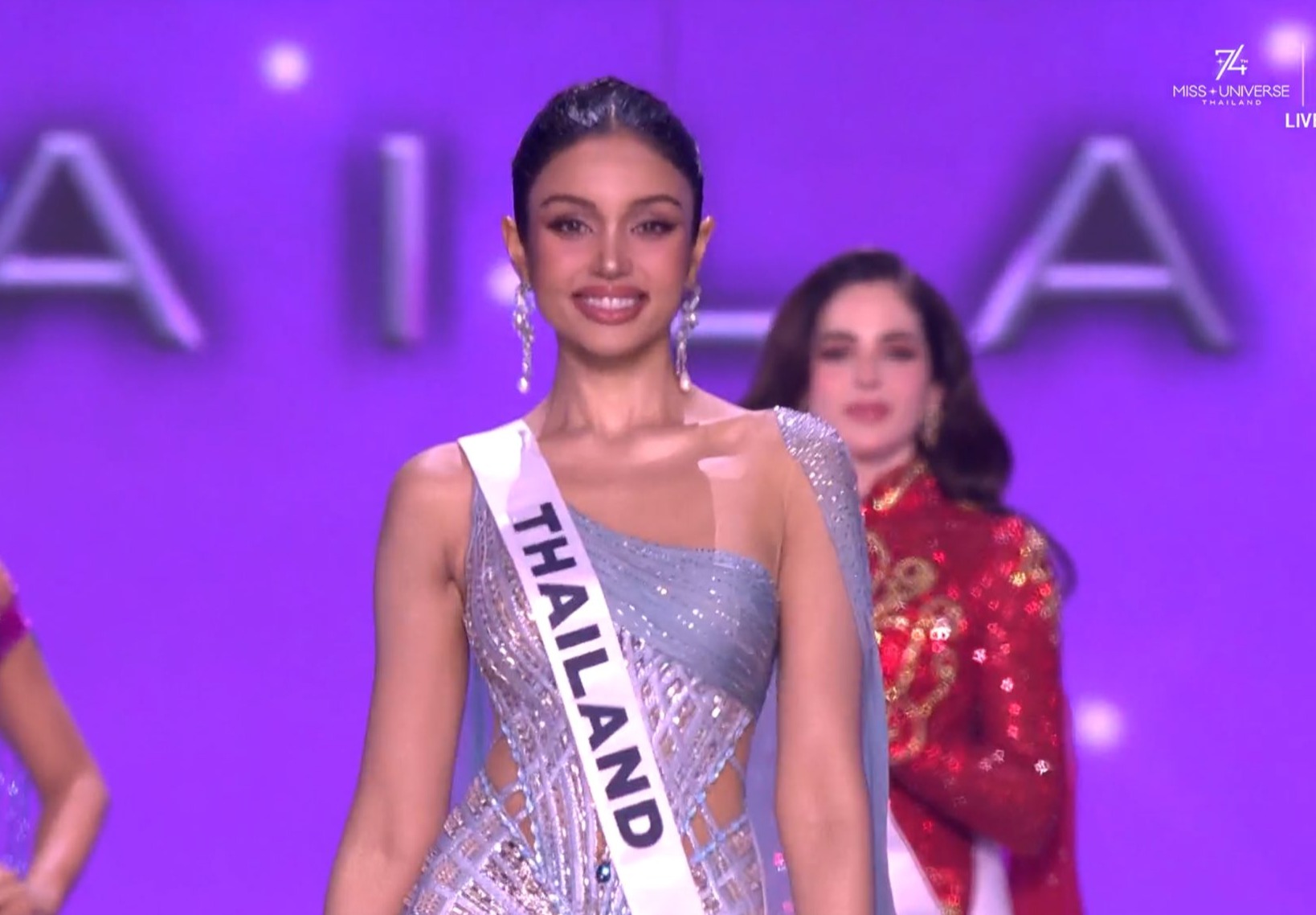 วีนา ปวีณา ซิงค์ รับตำแหน่งรองอันดับ 1 Miss Universe 2025 เส้นทาง 8 ปีที่พิสูจน์ว่า “ความพยายามไม่เคยทำร้ายใคร”