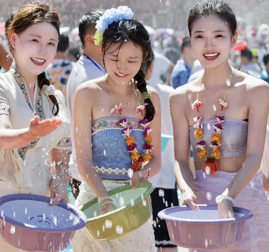 แต่งหน้ากันน้ำติดทนนาน: เคล็ดลับรับมือสงกรานต์