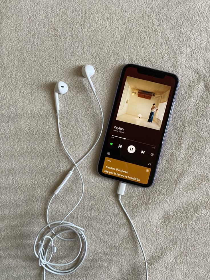 เทรนด์หูฟังมีสาย (Wired Earphones) กำลังกลับมาแรงอีกครั้ง