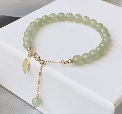 ✨ เครื่องประดับเสริมดวงปี 2568 ใส่แล้วเงินปัง โชคดีตลอดปี! ✨