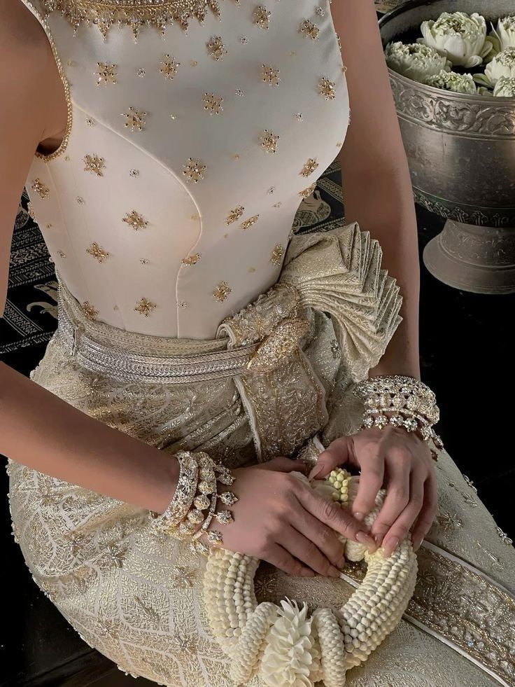 ชุดไทยกับแฟชั่นยุคใหม่! แนะนำชุดไทยใส่ง่ายในวันทั่วไป