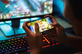 🎮 เล่นเกมโทรศัพท์ VS เล่นเกมคอมพิวเตอร์ — แบบไหนใช่คุณมากกว่า?