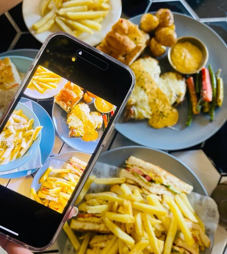 เทรนด์ “กินเยอะโชว์” กับภัยเงียบ Eating Disorder ที่กำลังคุกคามคนดังออนไลน์