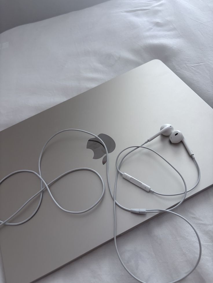 เทรนด์หูฟังมีสาย (Wired Earphones) กำลังกลับมาแรงอีกครั้ง
