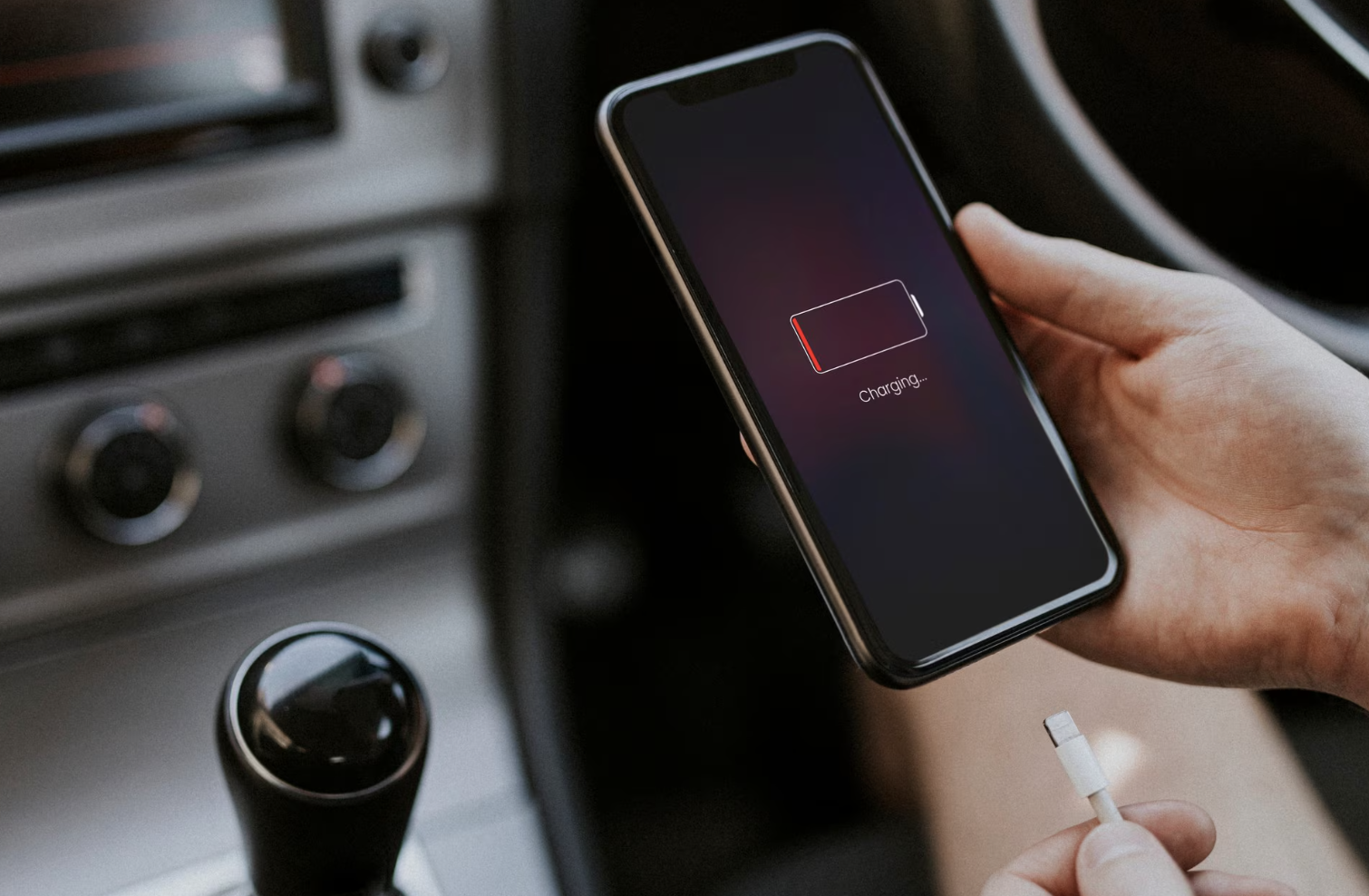“Fast Charger เทคโนโลยีชาร์จเร็ว เปลี่ยนชีวิตให้ไวขึ้นในยุคที่ทุกวินาทีมีค่า”