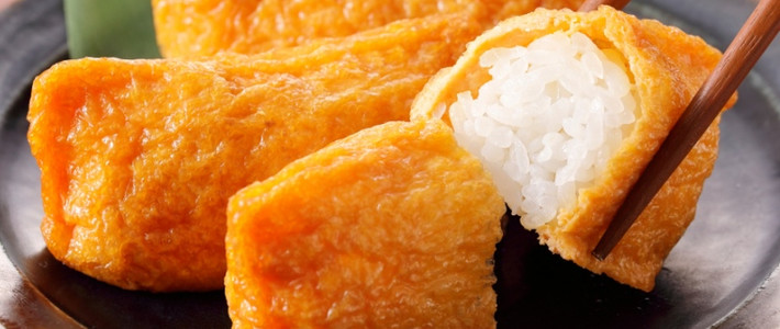 อินาริซูชิ ข้าวห่อเต้าหู้ทอดคำเล็ก ที่อร่อยเรียบง่ายแต่กินเพลินเกินห้ามใจ 🍙