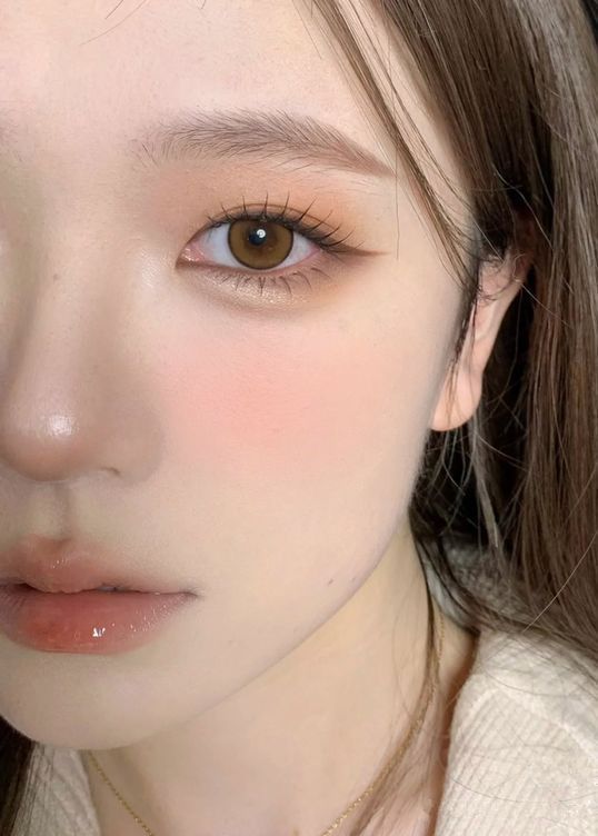 ทำไม “มาสคาร่า” ถึงจำเป็นกับชีวิต และทำไมมันถึงคอมพลีทลุคได้