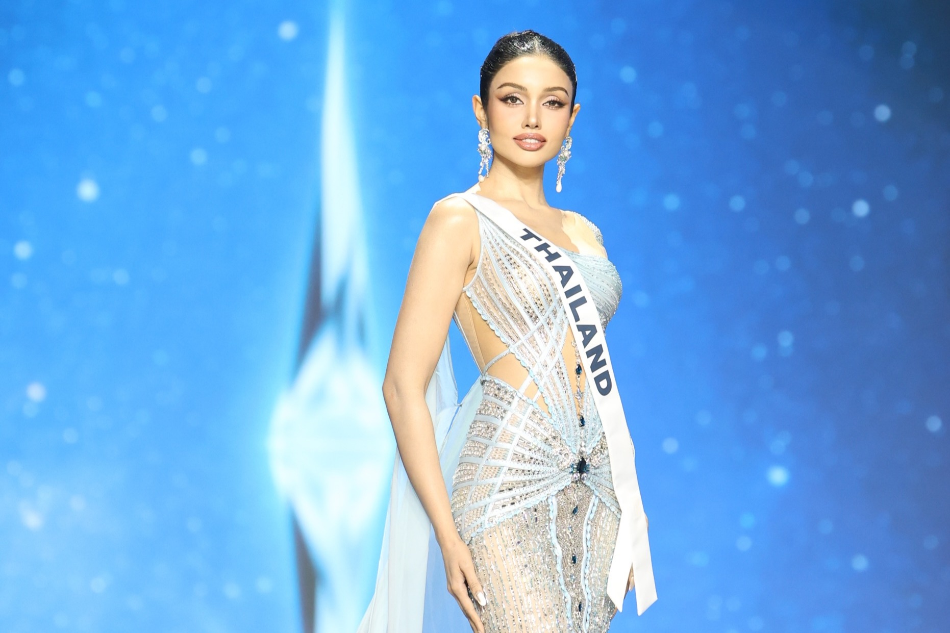 วีนา ปวีณา ซิงค์ รับตำแหน่งรองอันดับ 1 Miss Universe 2025 เส้นทาง 8 ปีที่พิสูจน์ว่า “ความพยายามไม่เคยทำร้ายใคร”