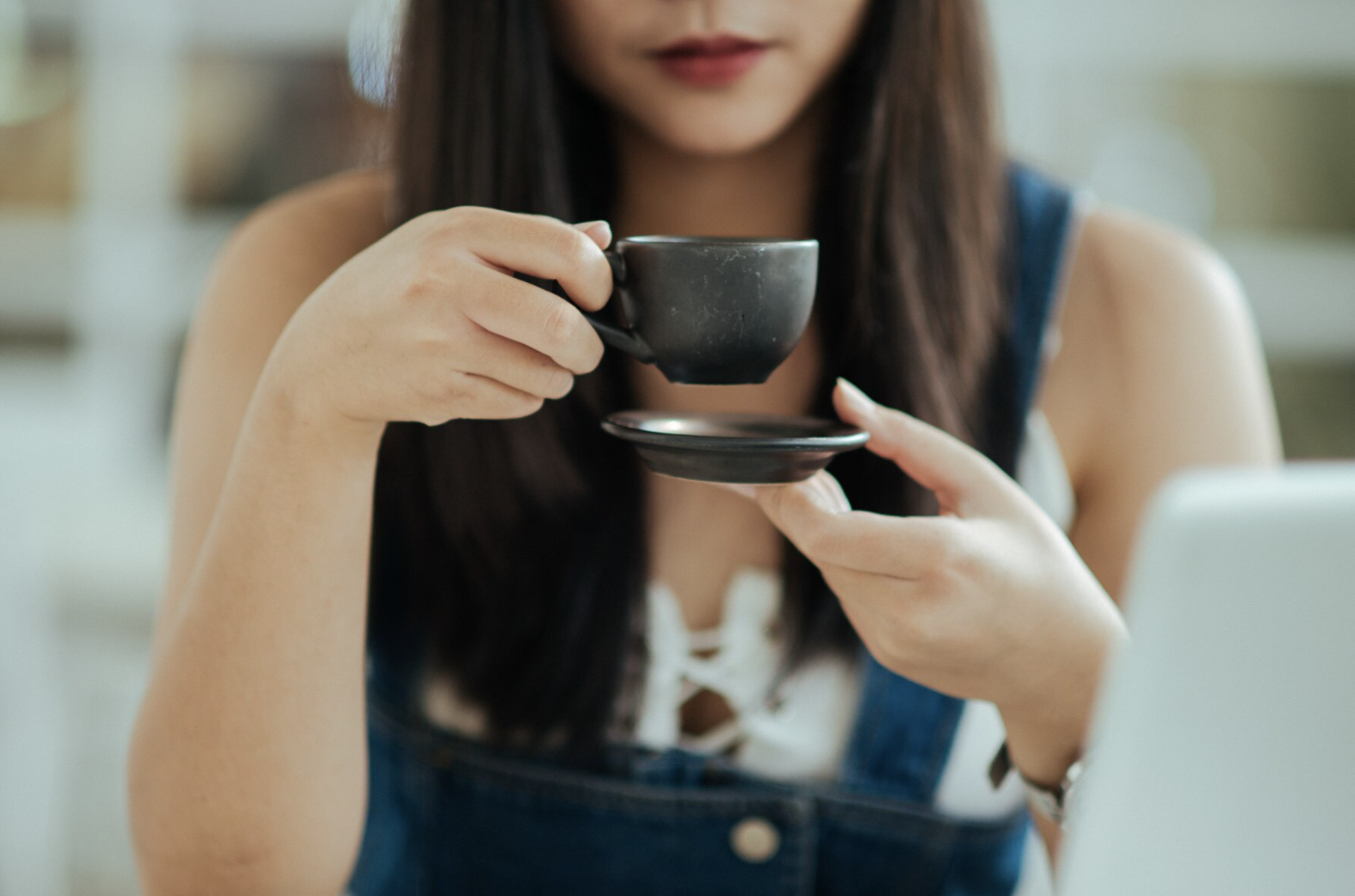กาแฟ หรือแกฟะ ที่ทำให้ใจสั่น ทำไมบางคนดื่มกาแฟแล้วหัวใจเต้นแรง?