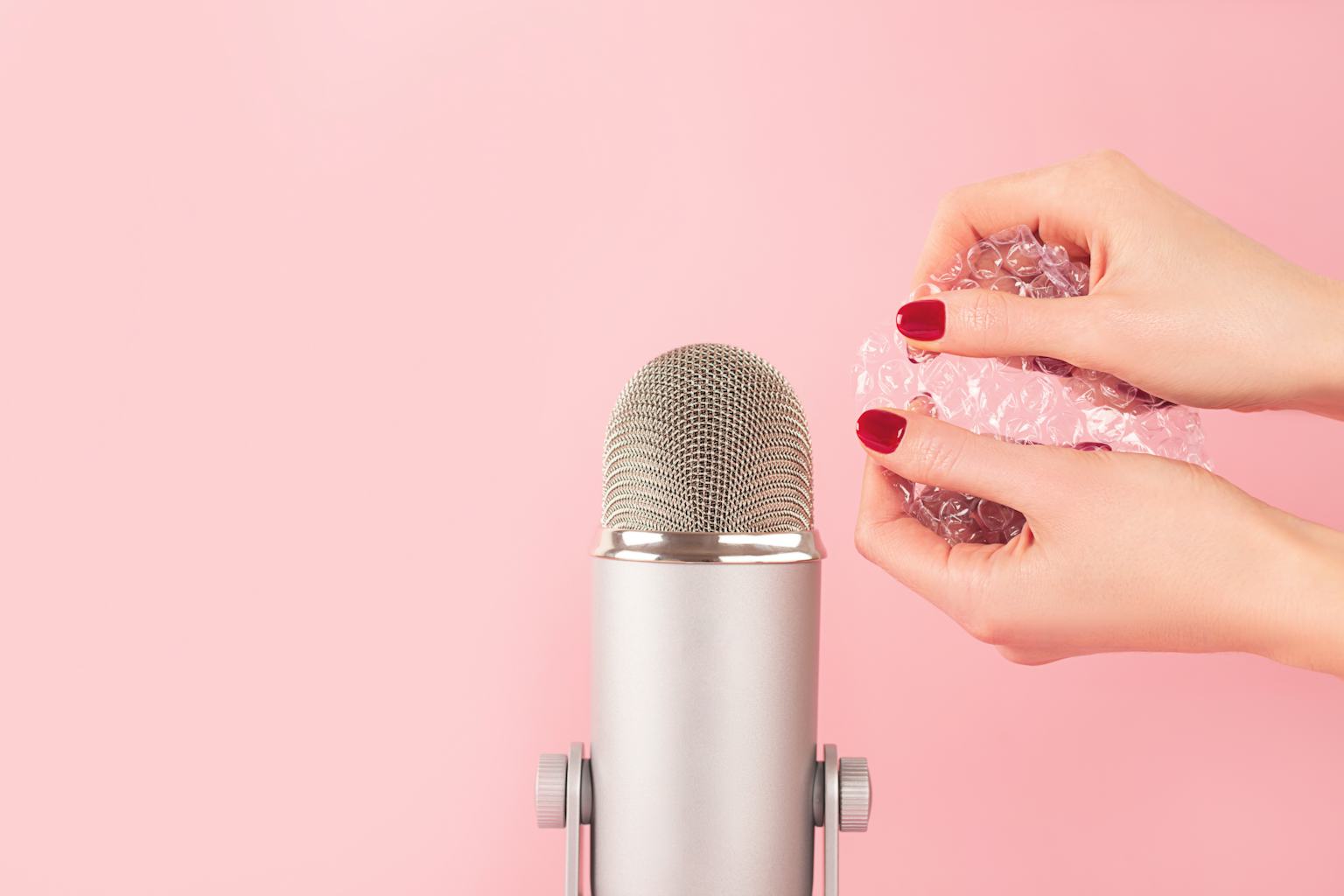 เหตุผลที่คนชอบฟัง ASMR เสียงกระซิบที่ทำให้โลกเบาลงกว่าที่คิด