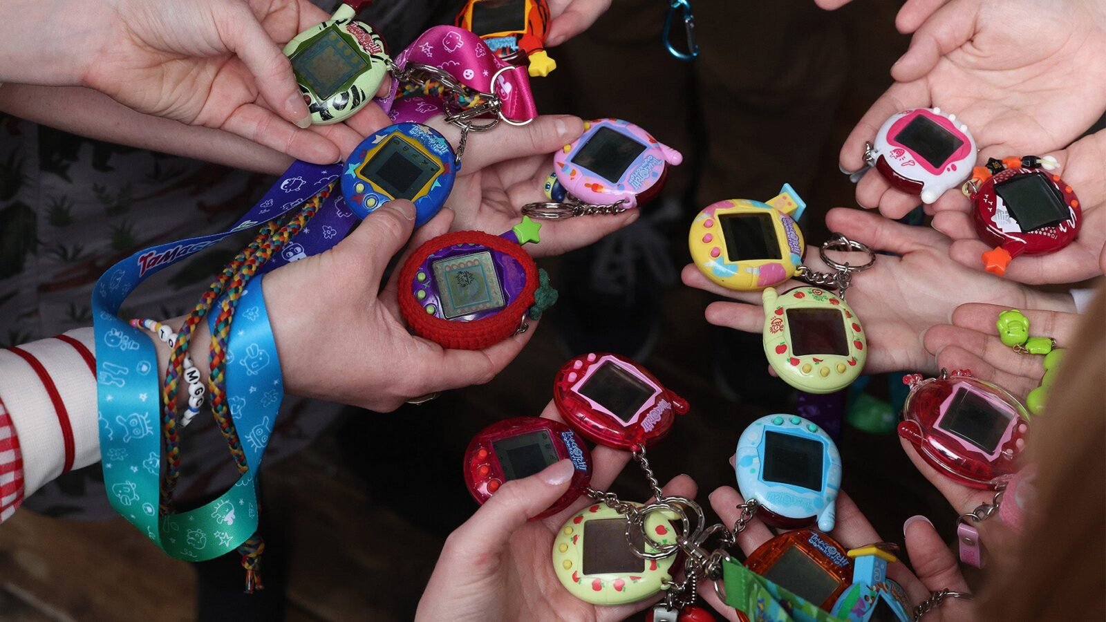 Tamagotchi เกมเลี้ยงสัตว์ ยุค 90 ของเล่นวัยเด็กที่หวนกลับมาอีกครั้ง