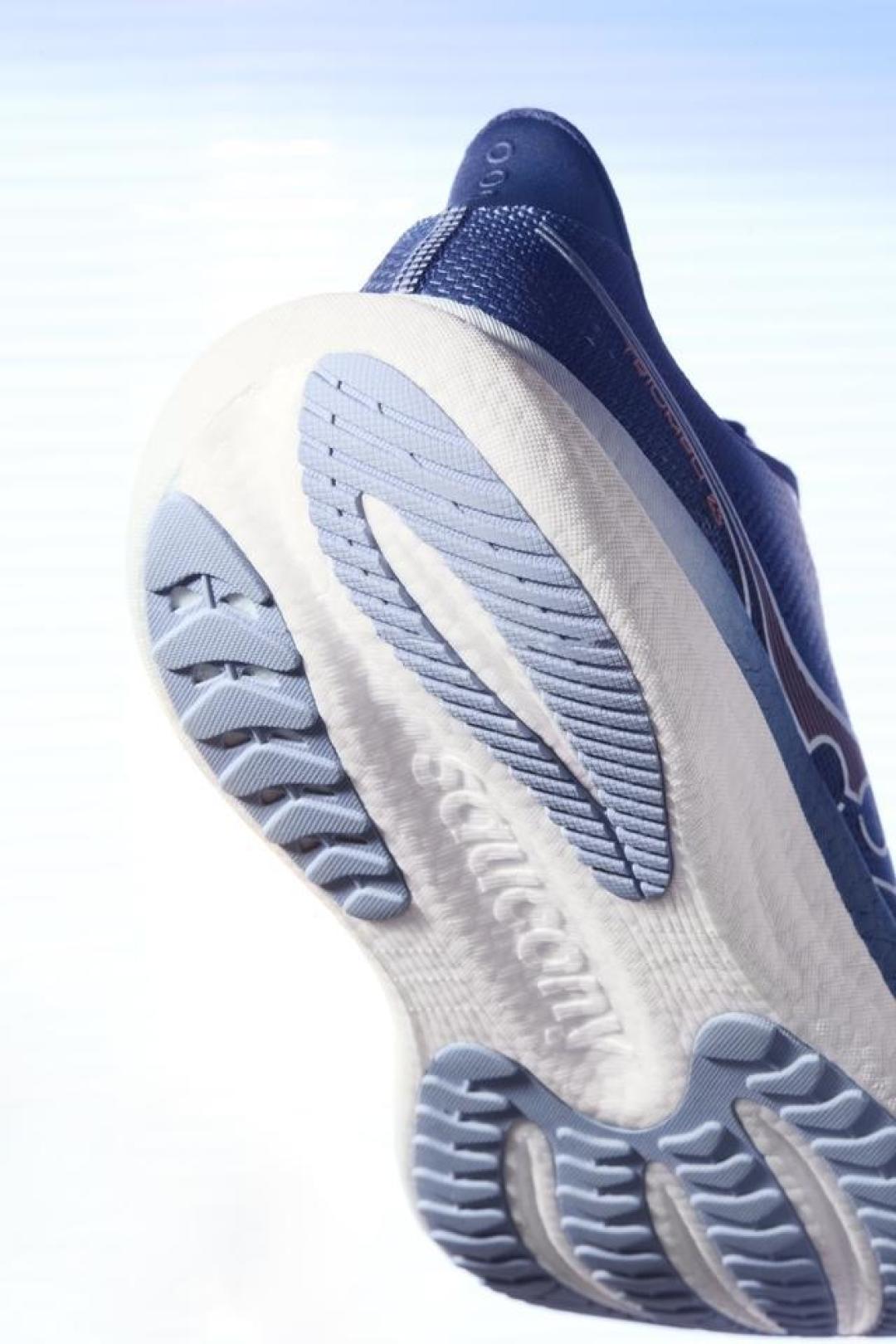 Saucony Triumph 23: อัปเกรดเพื่อการวิ่งที่เหนือกว่า