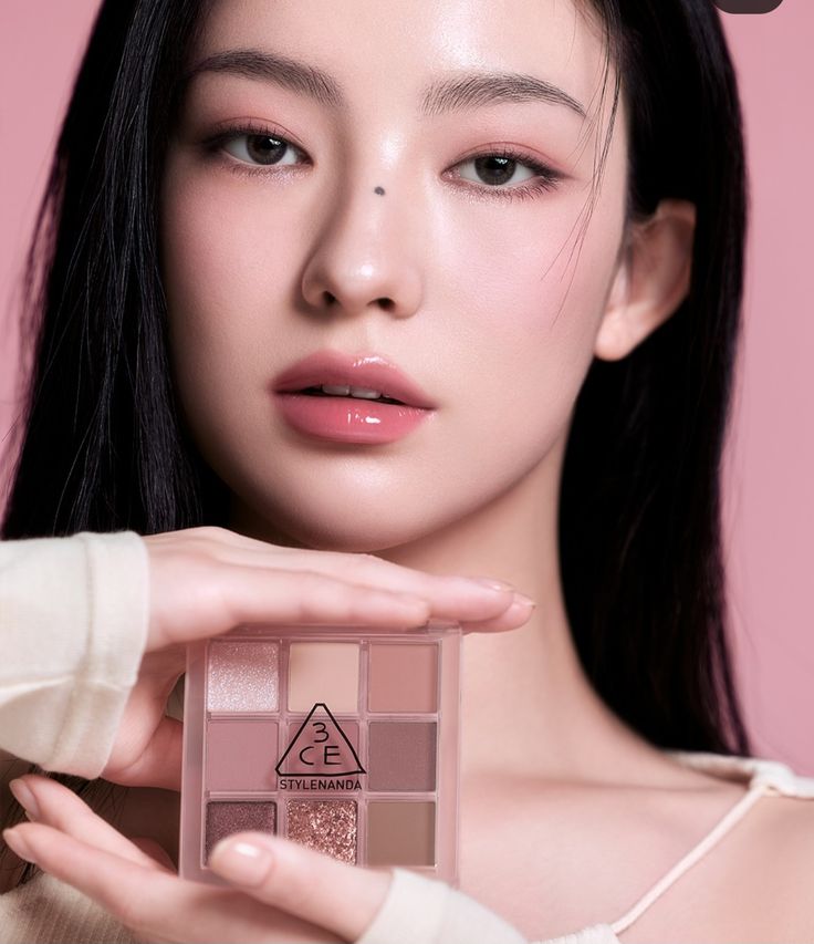 3CE แบรนด์เครื่องสำอางเกาหลีขวัญใจสาวทั่วเอเชีย — เสน่ห์แห่งความเรียบง่ายแต่ดูดีทุกมุมมอง