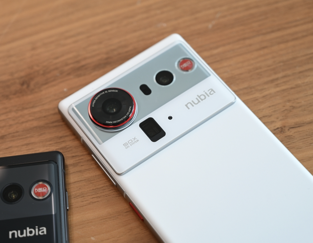 เผยโฉม Nubia Z80 UItra สีดำและสีขาวคลาสสิกไม่ซ้ำใคร!