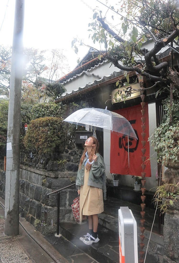หน้าฝนแบบนี้ อย่าปล่อยให้เส้นผมพังเพราะฝน 🌧️