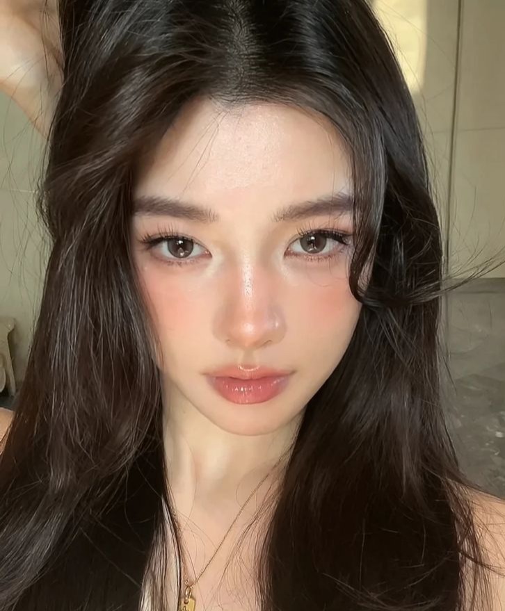 คิ้วคือมงกุฎของใบหน้า แนะนำวิธีการเขียนให้คิ้วปัง