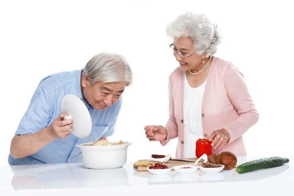 อยากเห็นคนที่คุณรักแข็งแรง? เทคนิคชวนผู้สูงอายุมาดูแลสุขภาพ