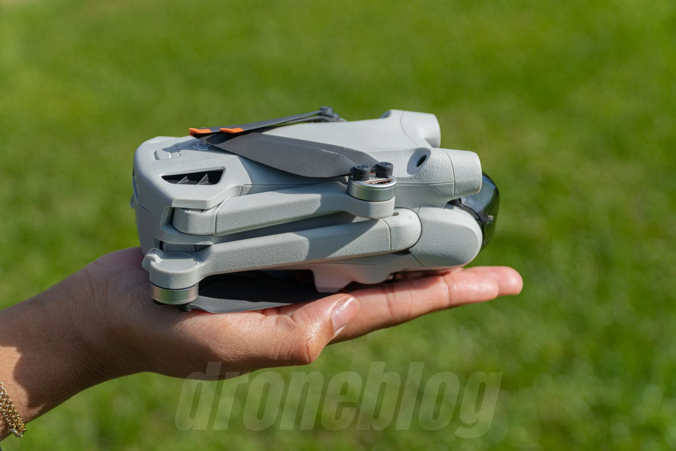 โดรน DJI น่าซื้อไหม? ล้วงลึกทุกรุ่นดัง พร้อมวิธีเลือกโดรนที่ใช่สำหรับคุณ
