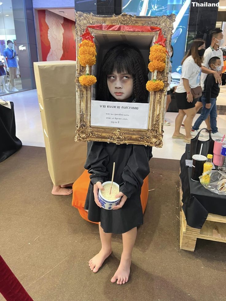 เมื่อความหลอนกลายเป็นแฟชั่น และเทศกาลต่างชาติกลายเป็นส่วนหนึ่งของวัฒนธรรมไทย!