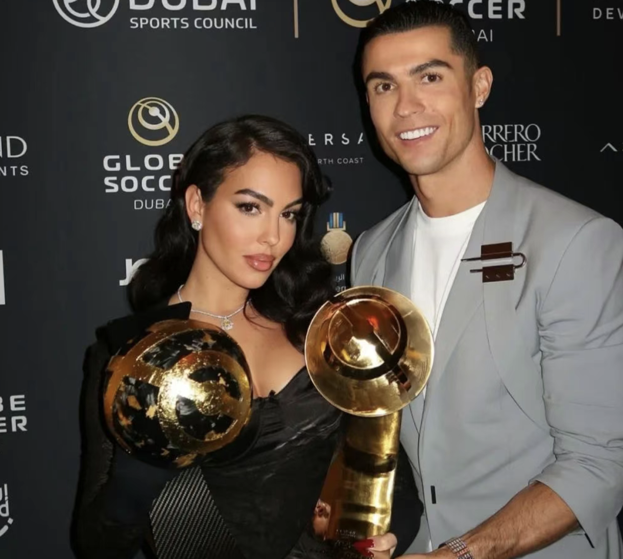 คบกันมา 9 ปี มีลูกถึง 5 คน ในที่สุด คริสเตียโน โรนัลโด (Cristiano Ronaldo) ก็ขอแต่งงานแล้ว!