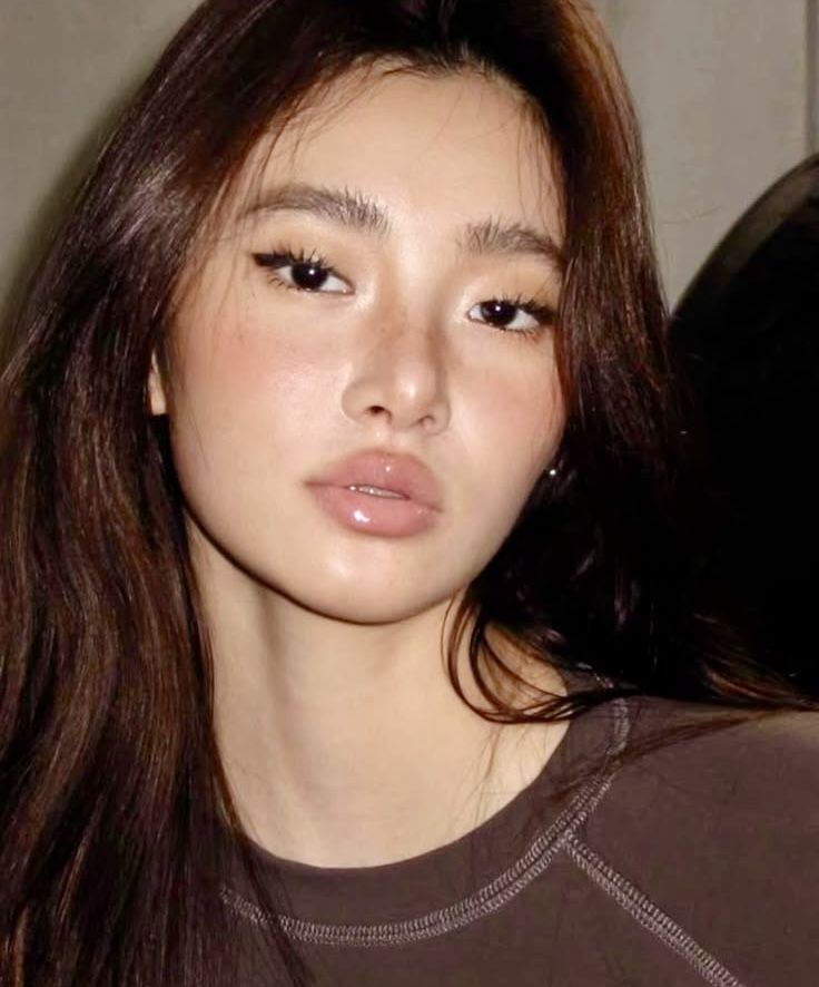 เปิดหน้าให้สว่างด้วยไฮไลท์ เพื่อหน้าผ่องสวยในทุกวัน