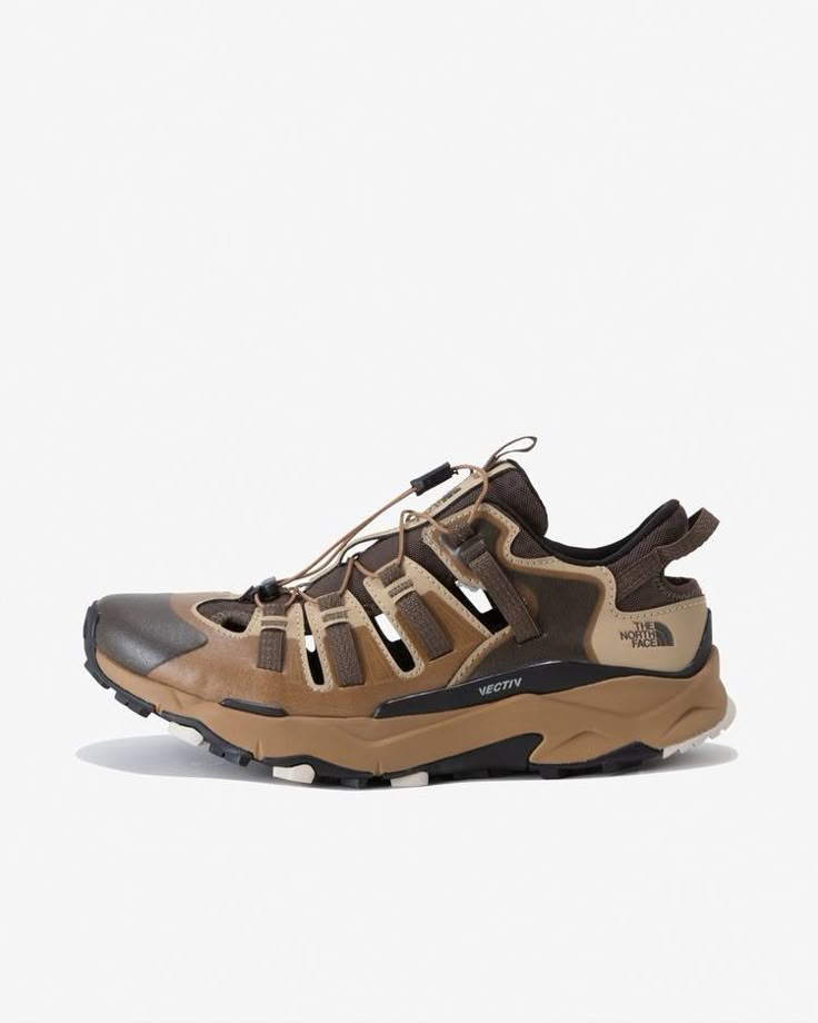 🥾✨ รองเท้าสำหรับแคมปิ้ง ไอเท็มสำคัญของสาย Outdoor – เพราะรองเท้าที่ดีช่วยให้ทุกก้าวของคุณปลอดภัยและสนุกขึ้นหลายเท่า