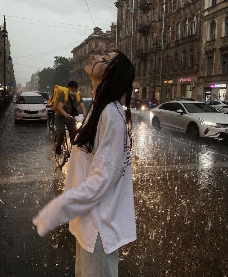 หน้าฝนแบบนี้ อย่าปล่อยให้เส้นผมพังเพราะฝน 🌧️