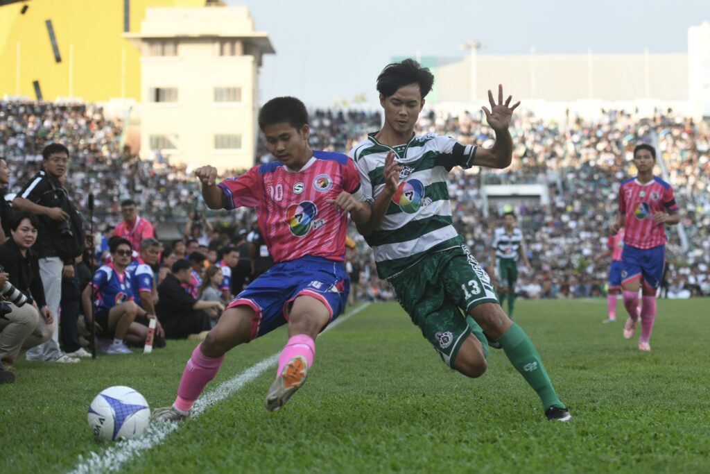 สนามศุภฯแตก 2025: ถอดรหัสหมอนทองวิทยาและบอล 7 สี มหัศจรรย์ลูกหนังขาสั้นที่คนไทยเทใจทั้งประเทศ