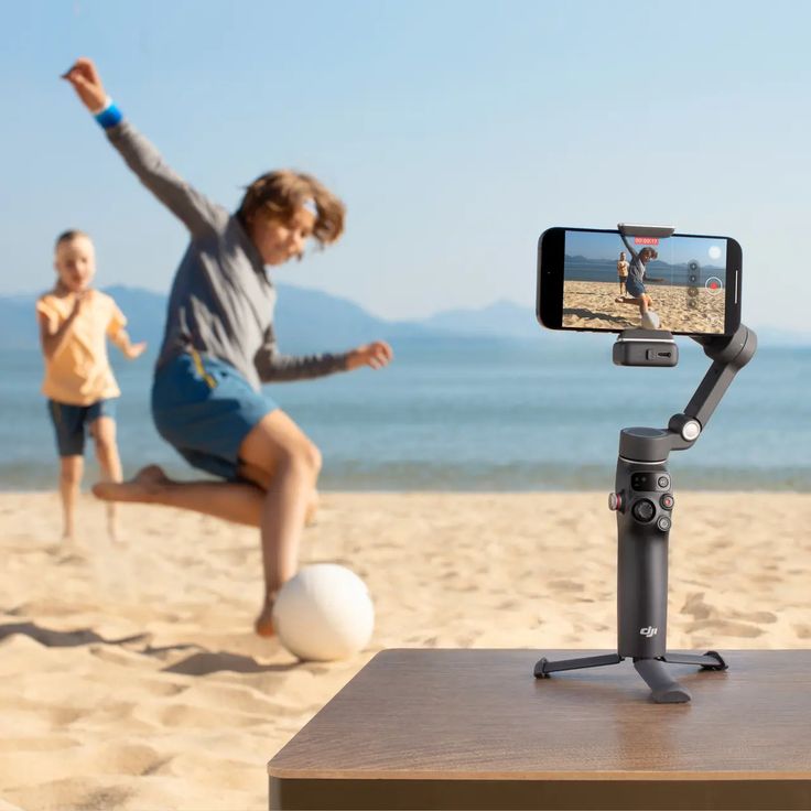 รีวิว Osmo Mobile 7 / Osmo Mobile 7P: ไม้กันสั่นที่สั่งได้ด้วยมือเดียว ถ่ายลื่นทุกช็อต คอนเทนต์ดูมืออาชีพขึ้นทันที