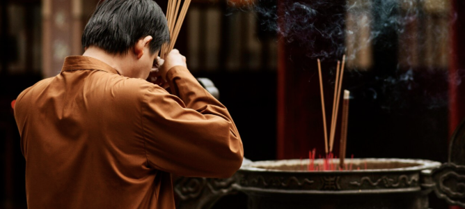 ธูป ความเชื่อที่สืบทอด และวิวัฒนาการสู่ธูป LED