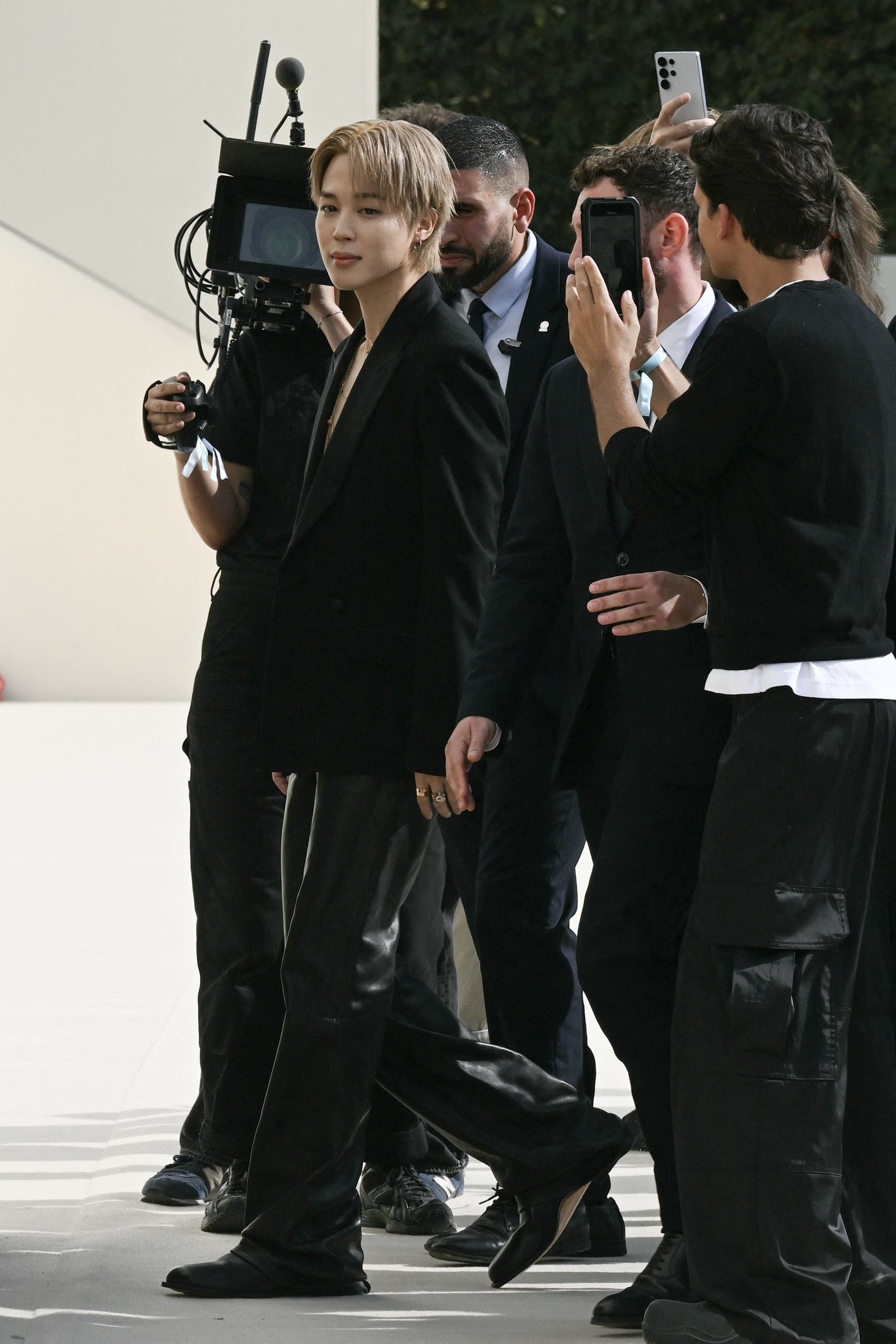 JIMIN แห่ง BTS สร้างปรากฏการณ์ที่ Dior Women’s Collection SS26