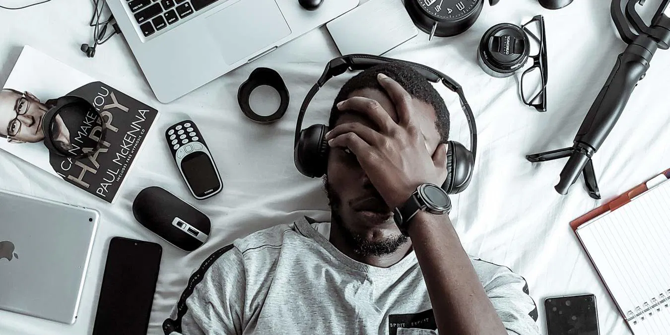🎧 “เบิร์นอินหูฟัง” คืออะไร? ไขความลับที่สายฟังเพลงต้องรู้!