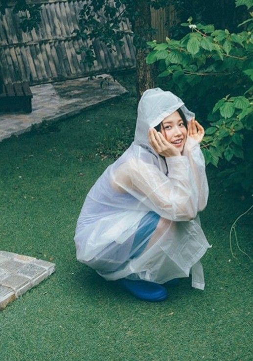 🌧️ เสื้อกันฝนก็เป็นสิ่งจำเป็นในฤดูฝน พกติดกระเป๋าไว้มีประโยชน์กว่าที่คิด ✨