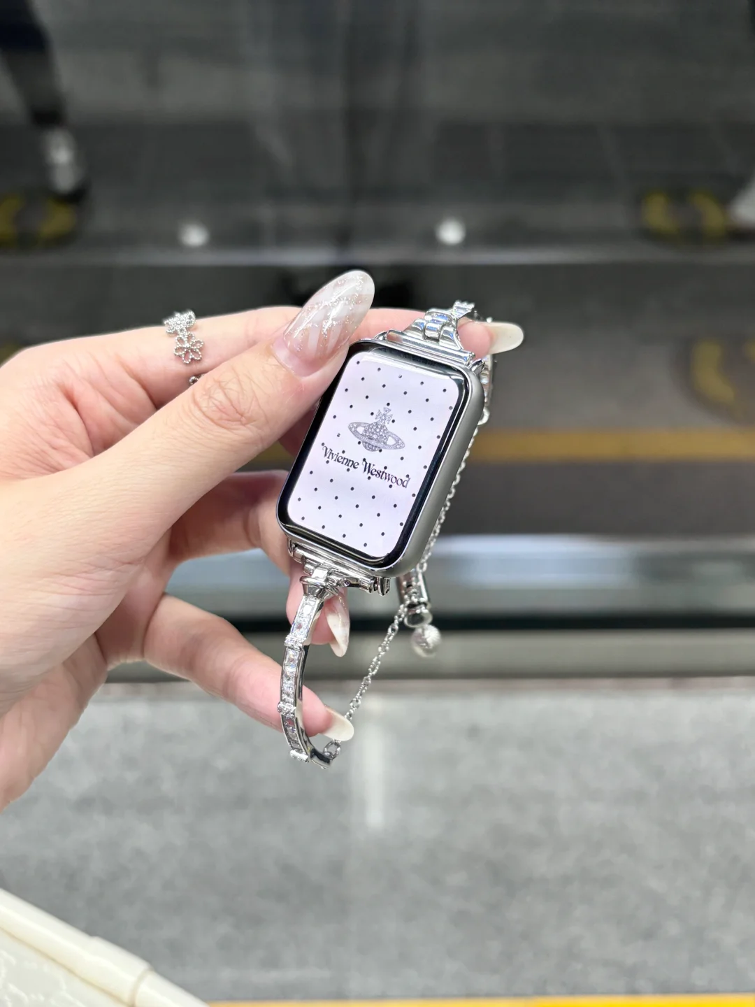 ✨สายสร้อยข้อมือเซอร์โคเนีย Mi Band ผสมผสานความงามและประโยชน์ใช้สอย!✨