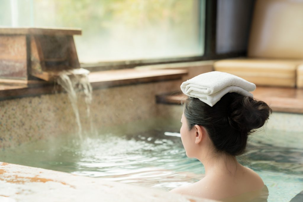 🛁 อาบน้ำเย็น VS อาบน้ำอุ่น แบบไหนดีกว่ากัน?