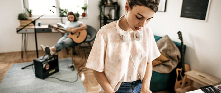 คู่มือเลือกซื้อคีย์บอร์ดอิเล็กทรอนิกส์ปี 2025: จากก้าวแรกสู่ความเป็นมืออาชีพ