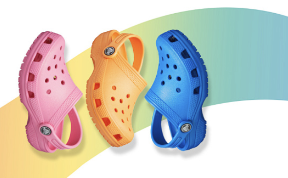 เพื่อนคู่ใจสำหรับการเดินทางในฤดูฝน: รองเท้าแตะ Crocs การผสมผสานที่ลงตัวระหว่างความสบายและสไตล์