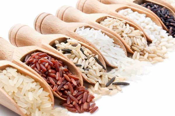 ข้าวมีกี่ประเภทอะไรบ้าง และแต่ละอย่างแตกต่างกันยังไง?