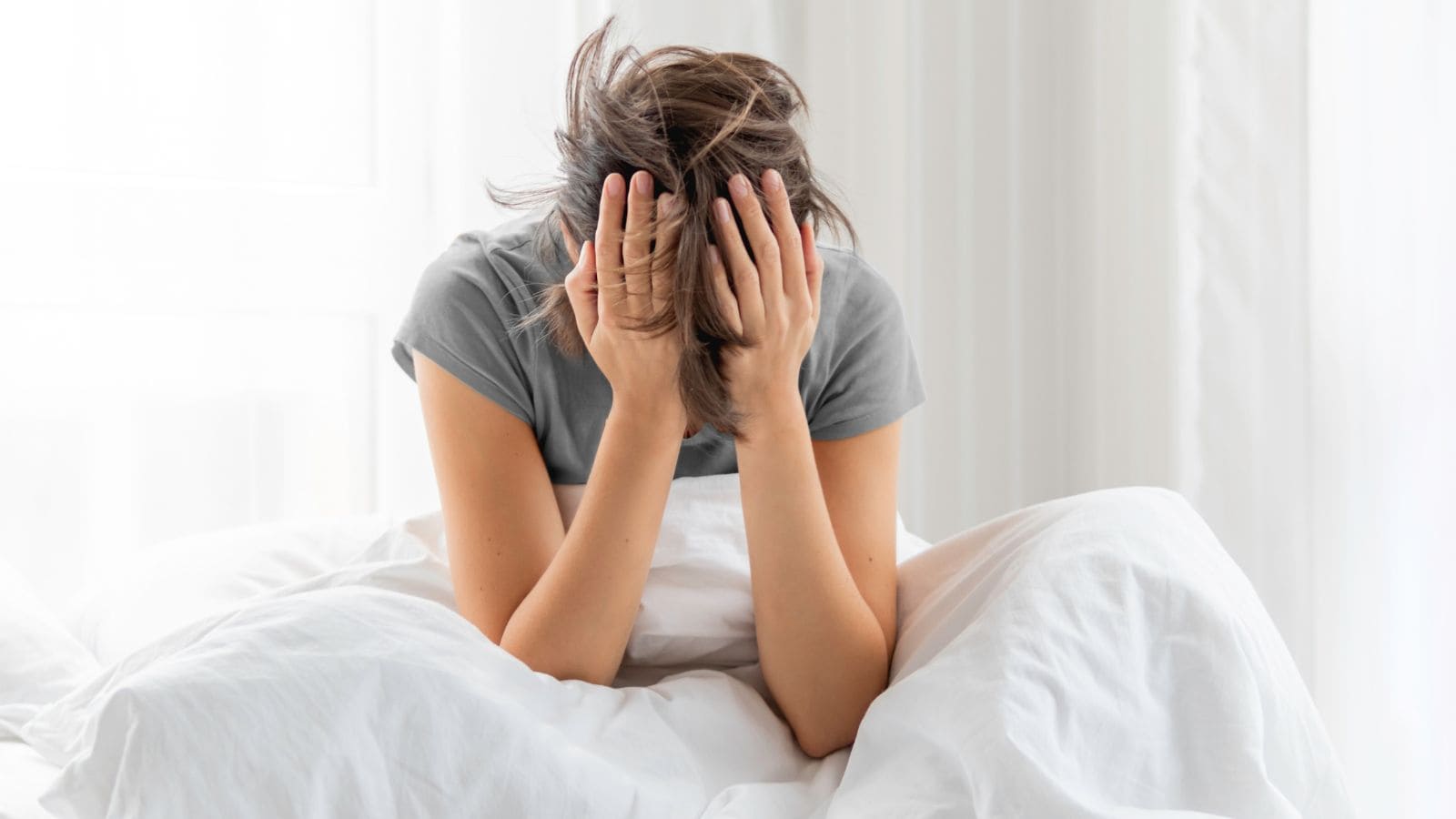 เมลาโทนินคืออะไร ? แนะนำวิธีการทานให้ถูกต้องกับทุกวัย
