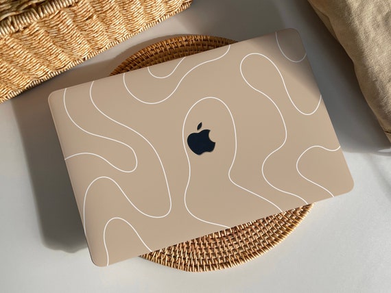 คนใช้ Mac จำเป็นต้องใส่เคสมั้ย? — เมื่อดีไซน์กับความปลอดภัยต้องมาเจอกัน