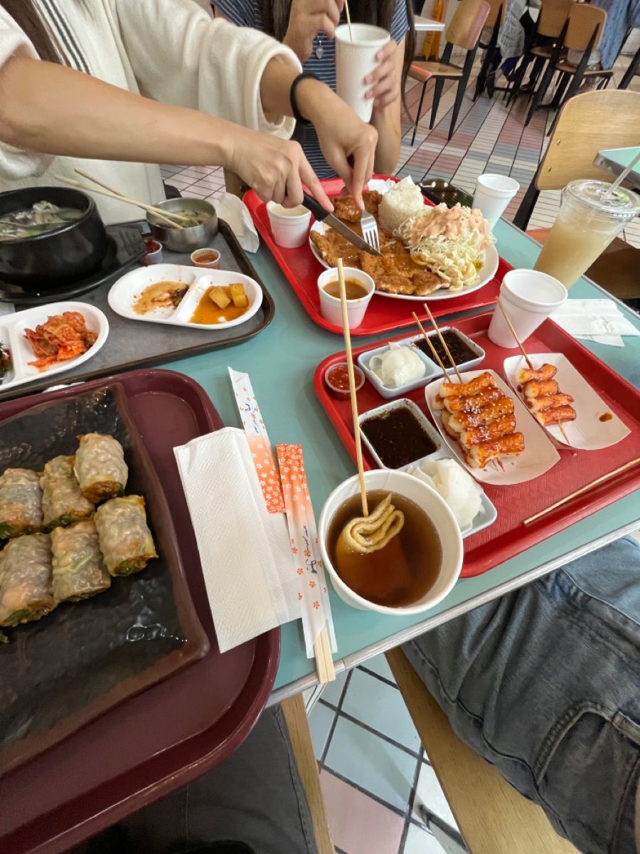 🍩 ทำไมคนออฟฟิศถึงหลงรักของหวาน ? เพราะบางครั้ง “ความสุข” ก็อยู่ในขนมคำเล็กๆ ที่ช่วยให้วันทำงานสดใสขึ้น
