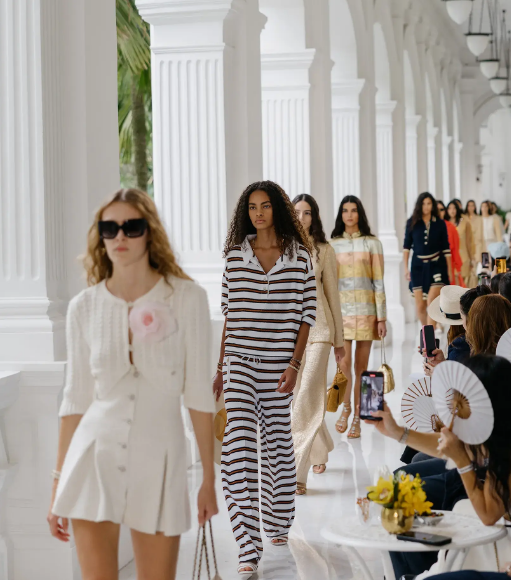 CHANEL Cruise 2025/26 จากอิตาลีสู่สิงคโปร์ เมื่อการเดินทางคือแฟชั่น