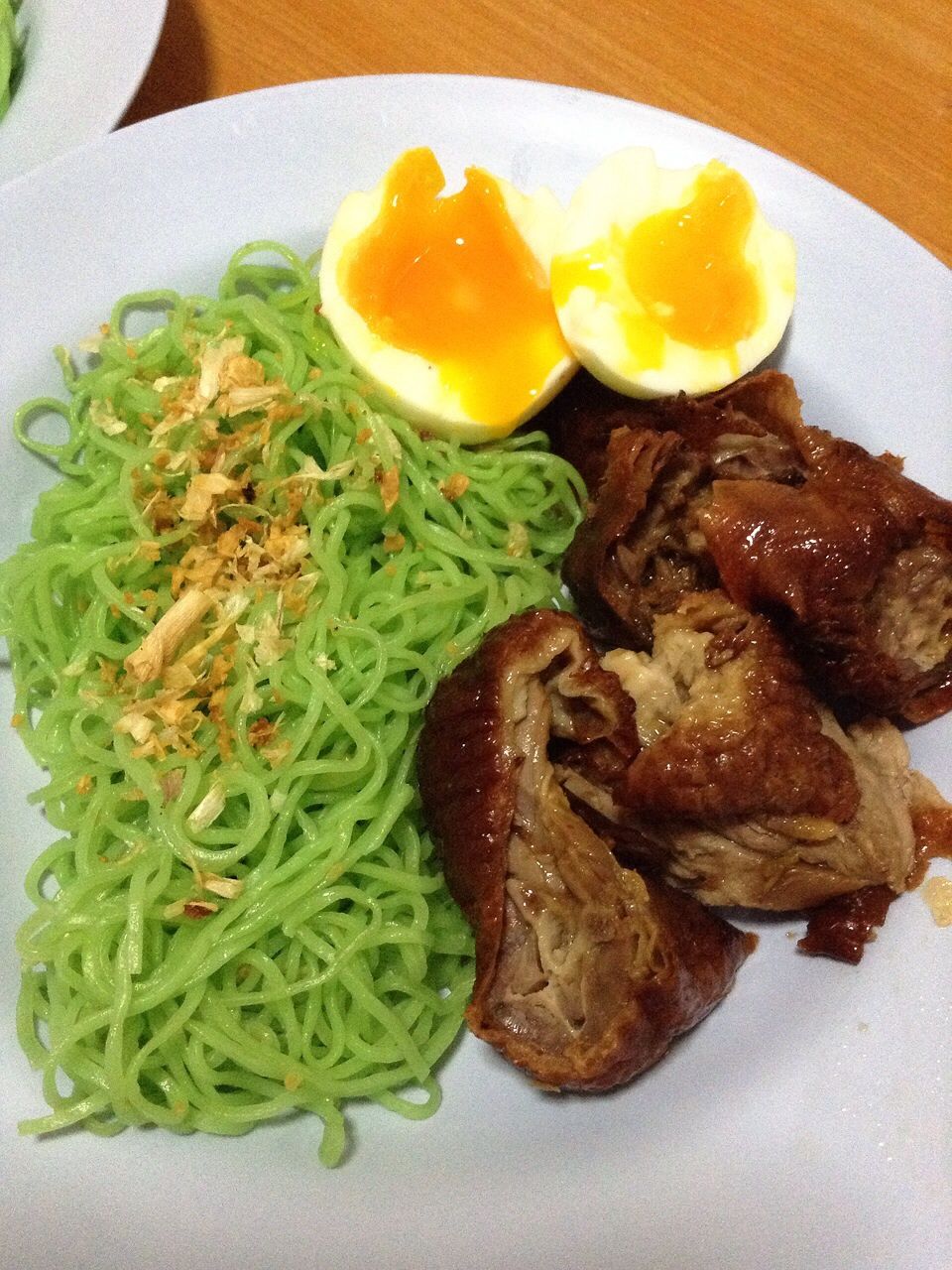 บะหมี่หยก เส้นนุ่มหอม กลมกล่อมทุกคำ