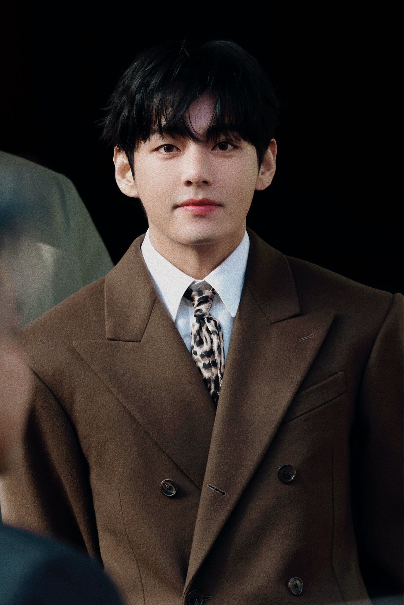 V ปรากฏตัวที่งาน CELINE Collection Spring 2026 ✨ การกลับมาครั้งสำคัญของ Global Brand Ambassador