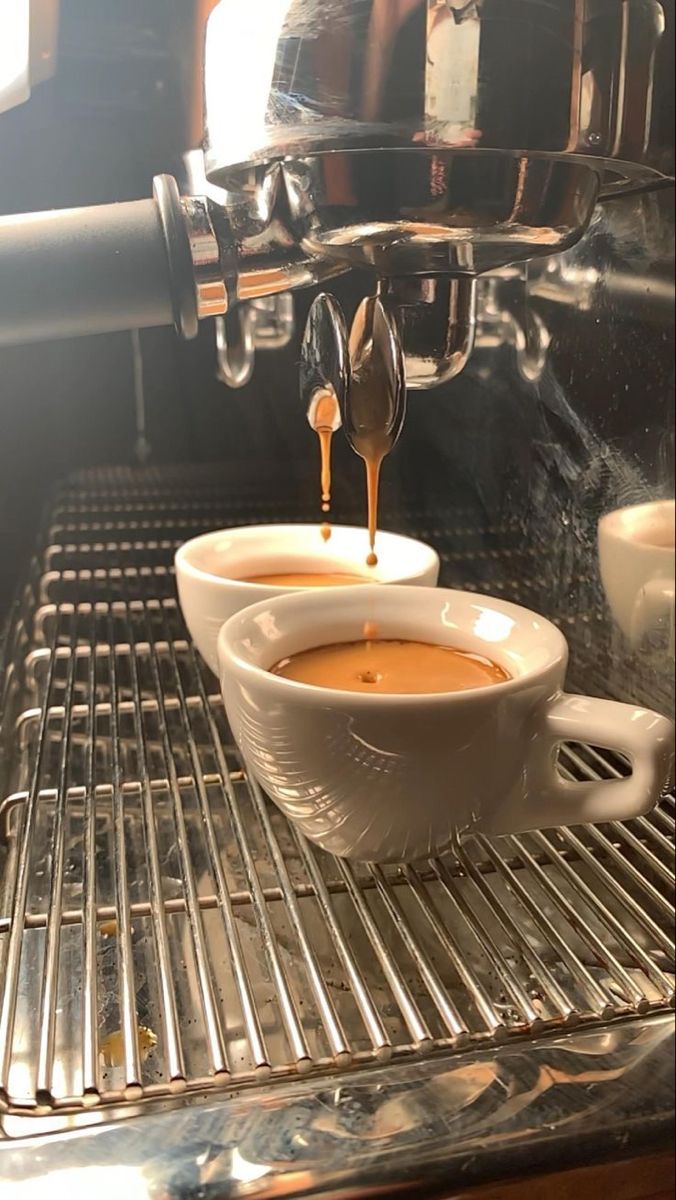 ☕ เครื่องชงกาแฟ: ตัวช่วยสำคัญสำหรับคนรักกาแฟ