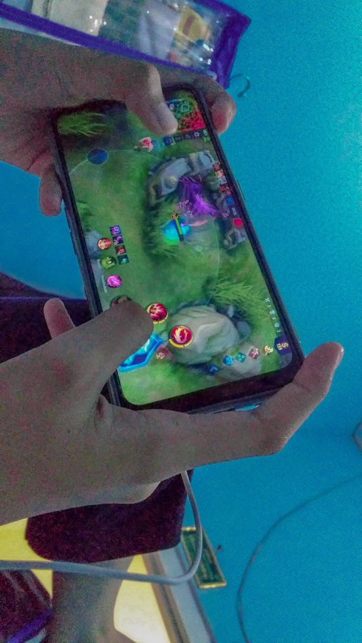 🎮 มือถือเล่นเกม vs คอนโซลพกพา: เลือกแบบไหนดีสำหรับคุณ?